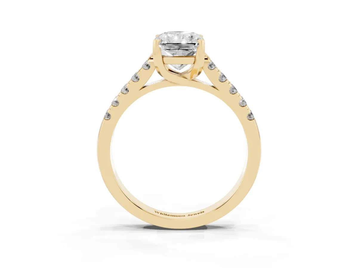 Radiant Cut Diamond Pavé Band Solitaire Ring with Prong Setting Yellow gold