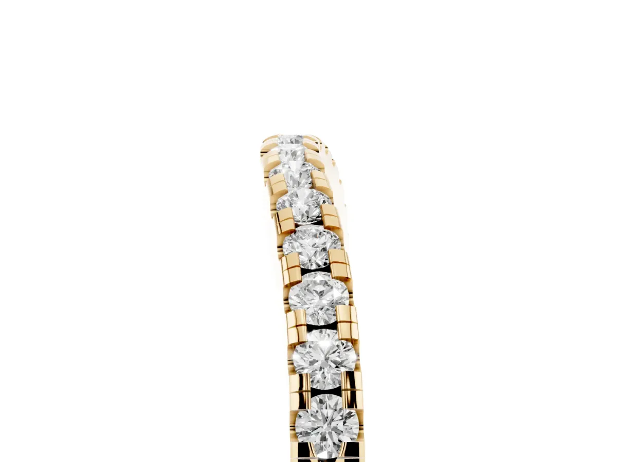 Pavé Round Diamond Curved Band with Shared Prong Setting Yellow gold