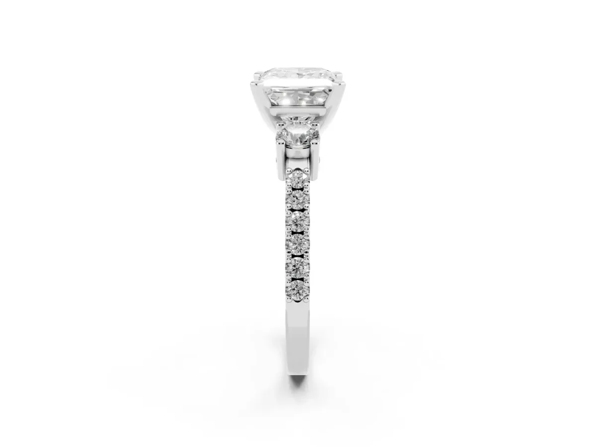 Princess Cut Three-Stone Diamond Pavé Band with Prong Setting White gold