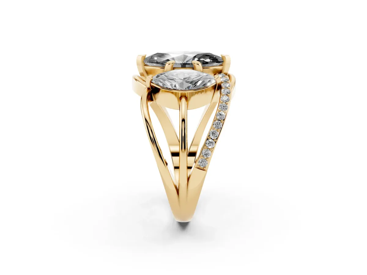 Fancy Black Three-Stone Marquise Cut Cut Diamond Split Shank Prong Set Ring Yellow gold