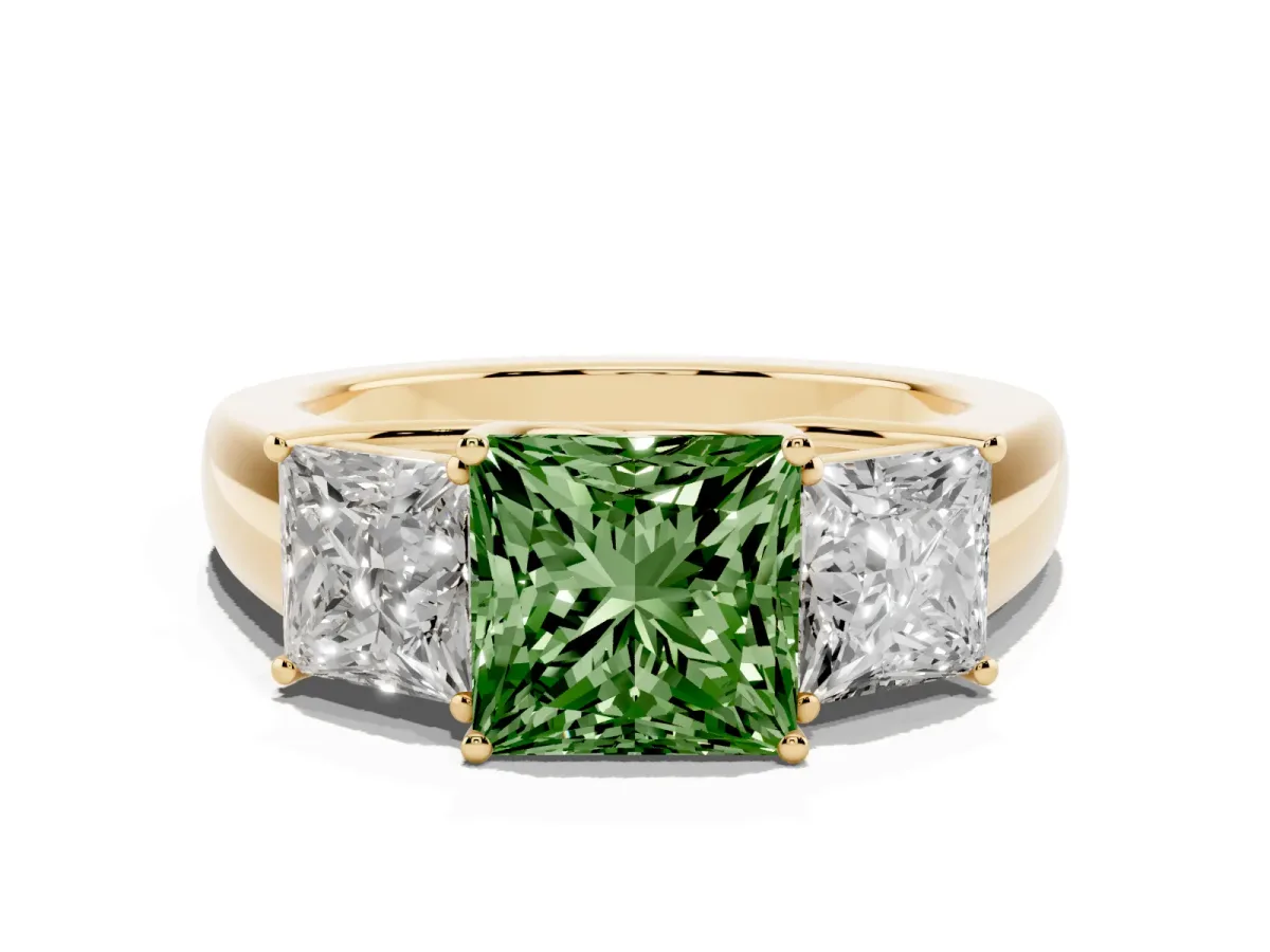 Fancy Green Three-Stone Princess Cut Cut Diamond Ring with Prong Setting and Classic Band Yellow gold