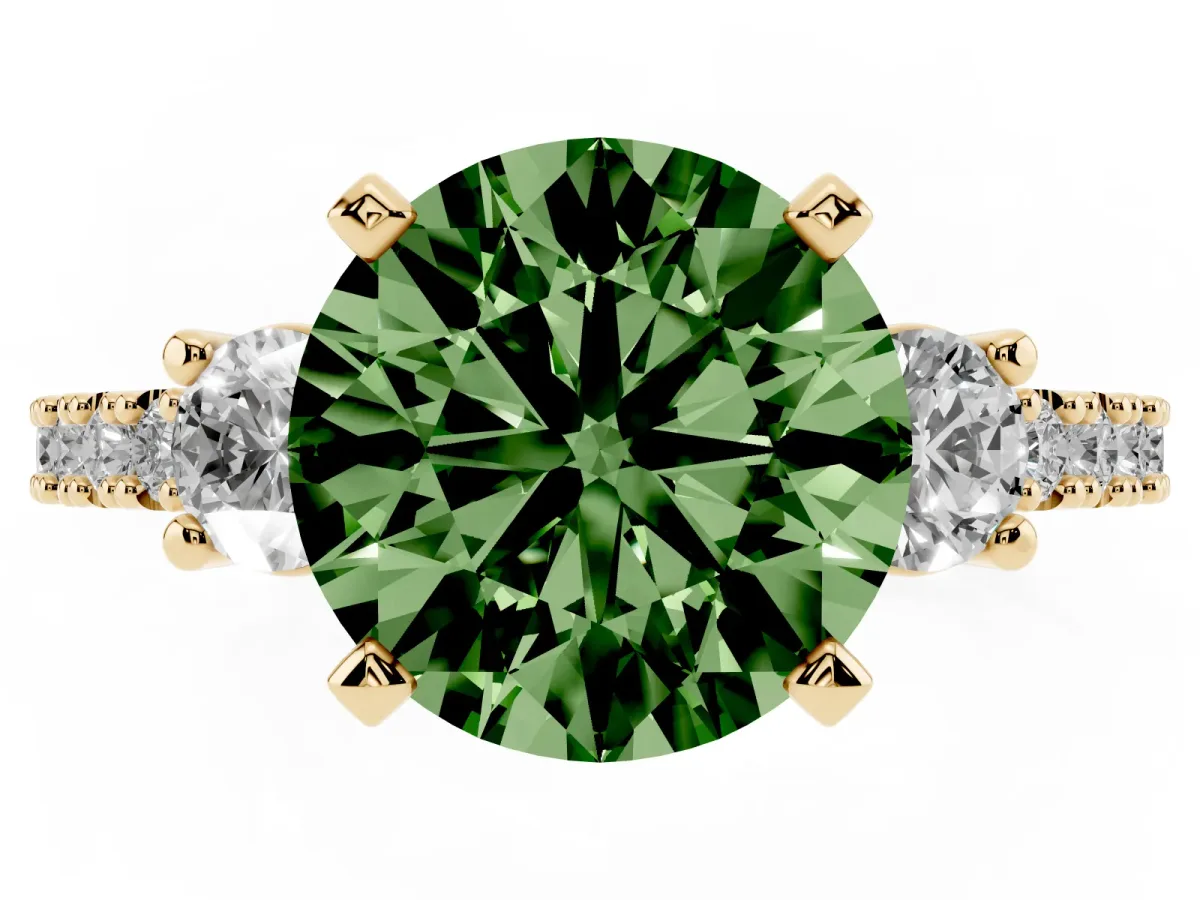 Fancy Green Round Cut Three-Stone Diamond Pavé Band with Prong Setting Yellow gold