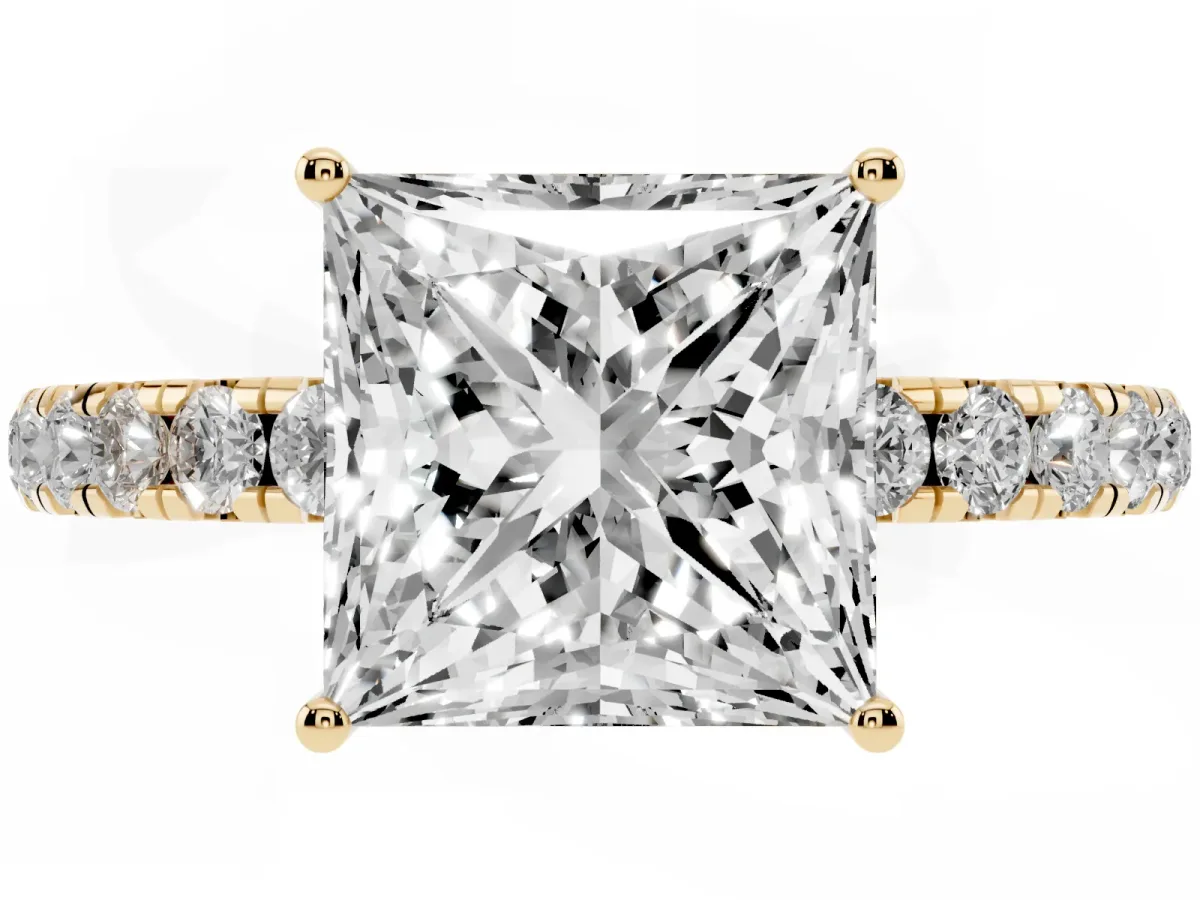 Princess Cut Diamond Pavé Solitaire Engagement Ring with Four-Prong Setting Yellow gold