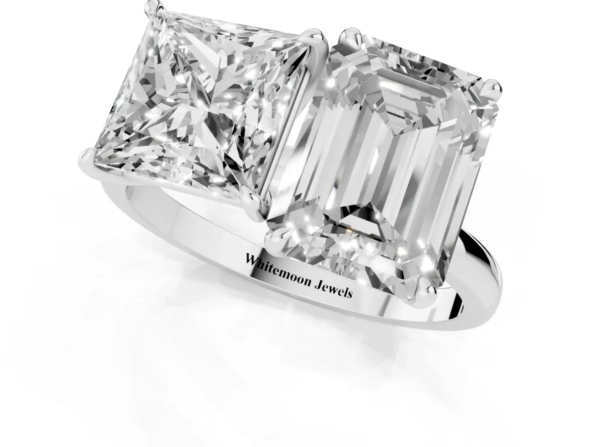 Princess Cut and Emerald Cut Toi Moi Ring with Prong Setting Silver