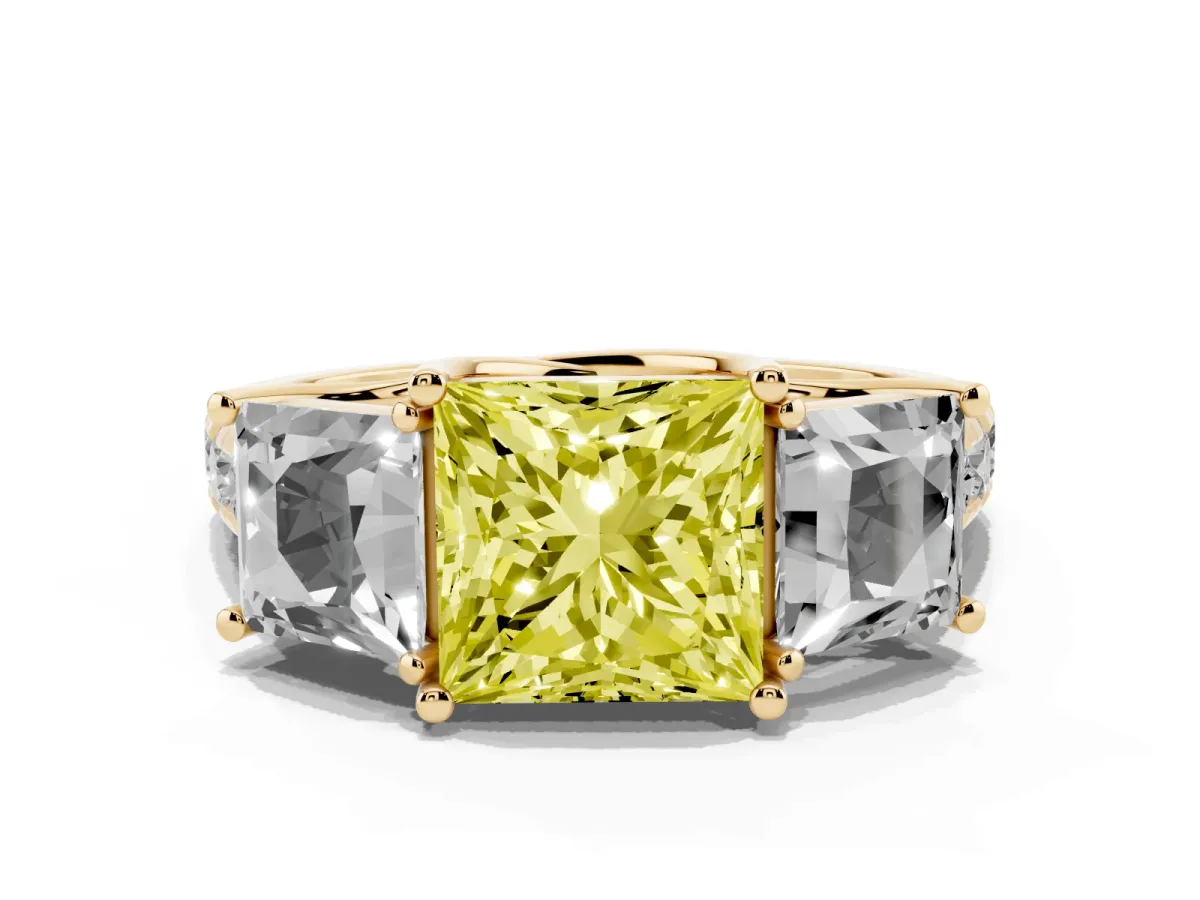 Fancy Yellow Three-Stone Princess Cut Diamond Pavé Band with Prong Setting Yellow gold