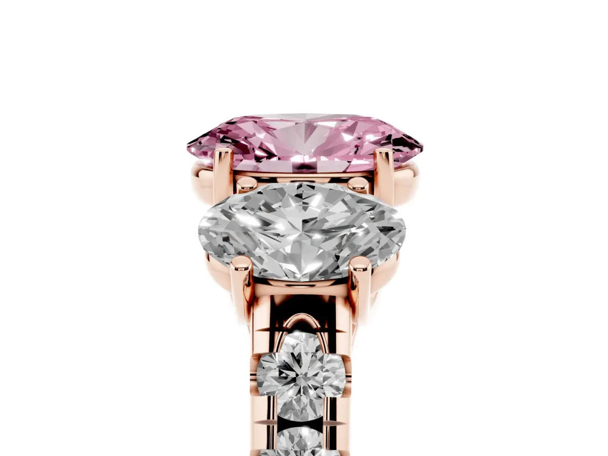 Fancy Pink Three-Stone Oval Cut Diamond Pavé Band with Prong Setting Rose gold