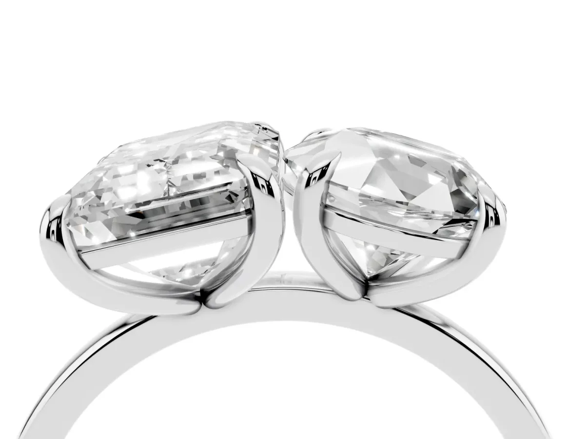 Round and Emerald Toi Moi Ring with Prong Setting and Plain Band Platinum