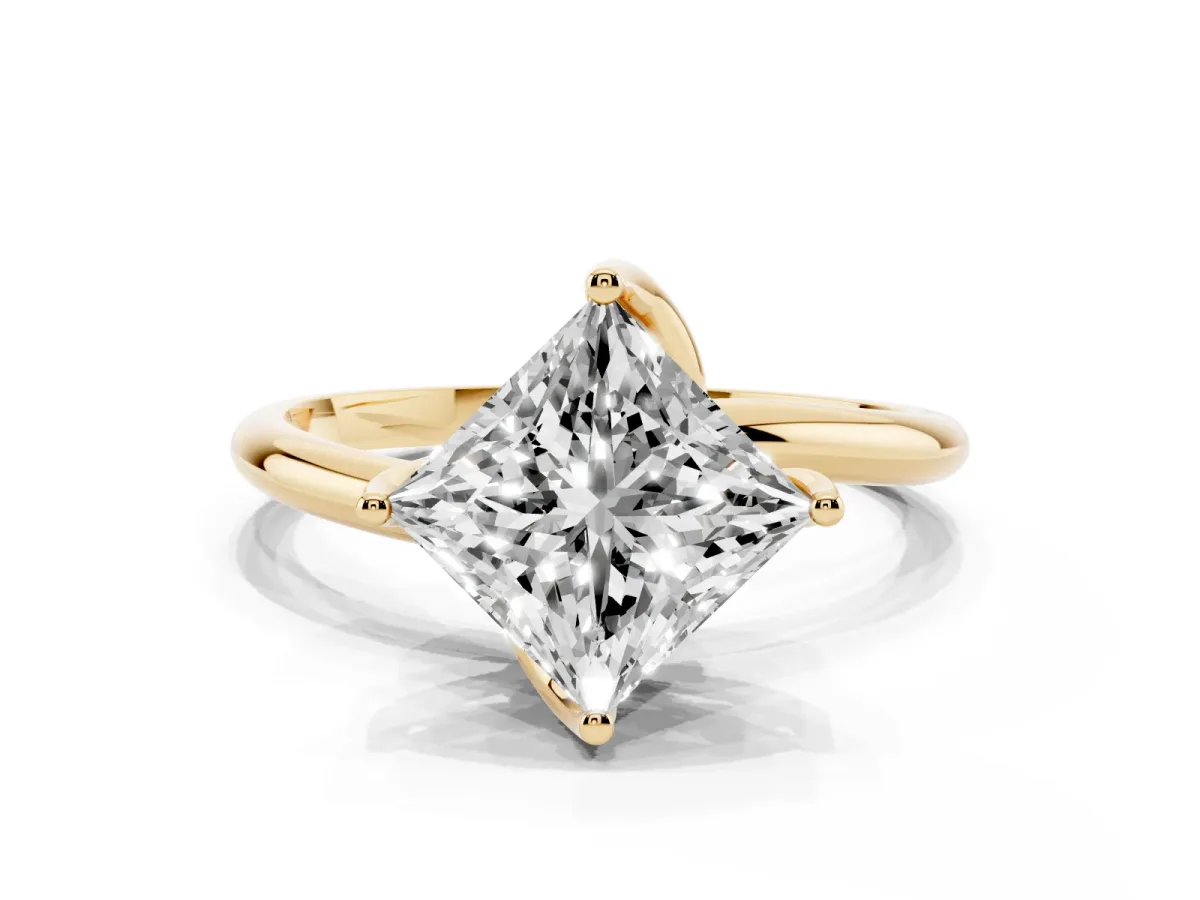 Princess Cut Diamond Solitaire Engagement Ring with Four-Prong Setting and Classic Band Yellow gold