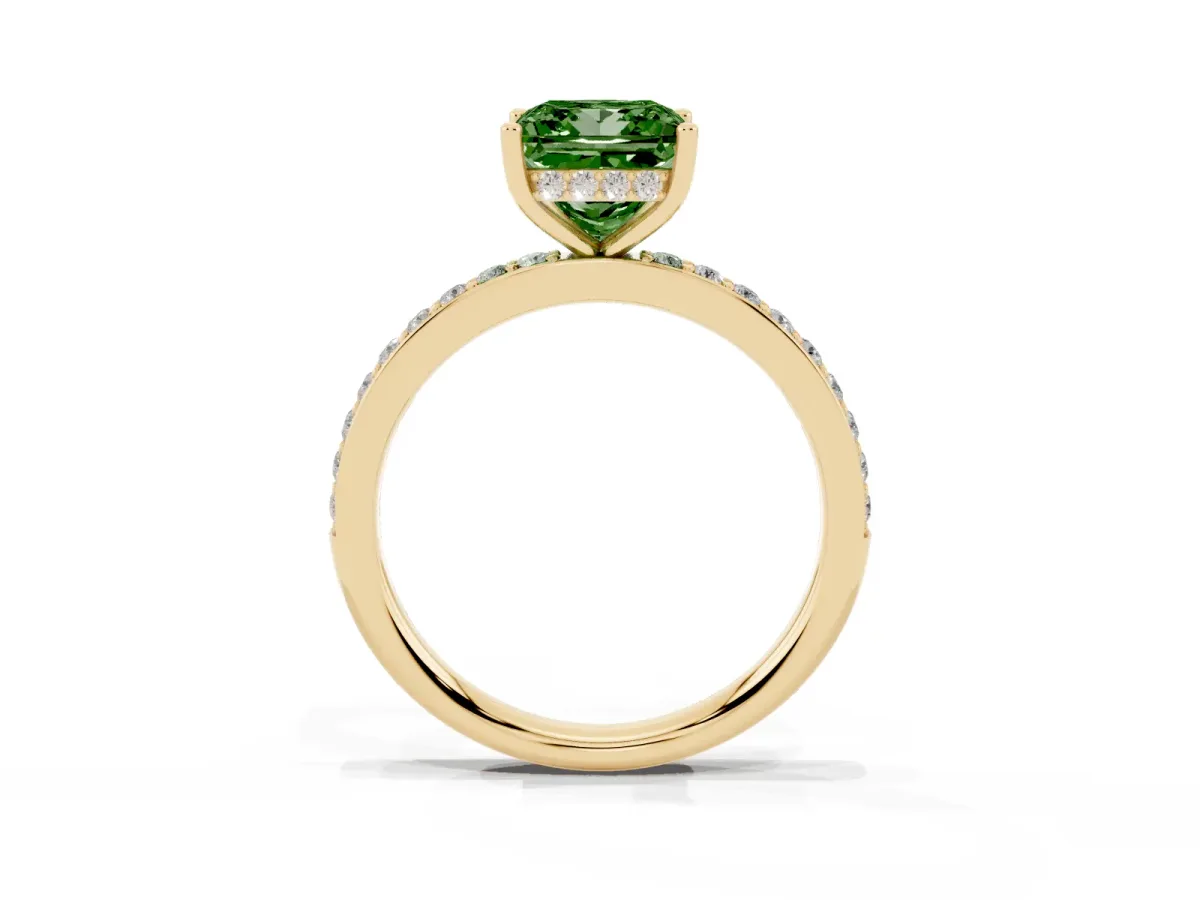 Fancy Green Princess Cut Cut Diamond Pavé Band Ring with Four-Prong Setting Yellow gold