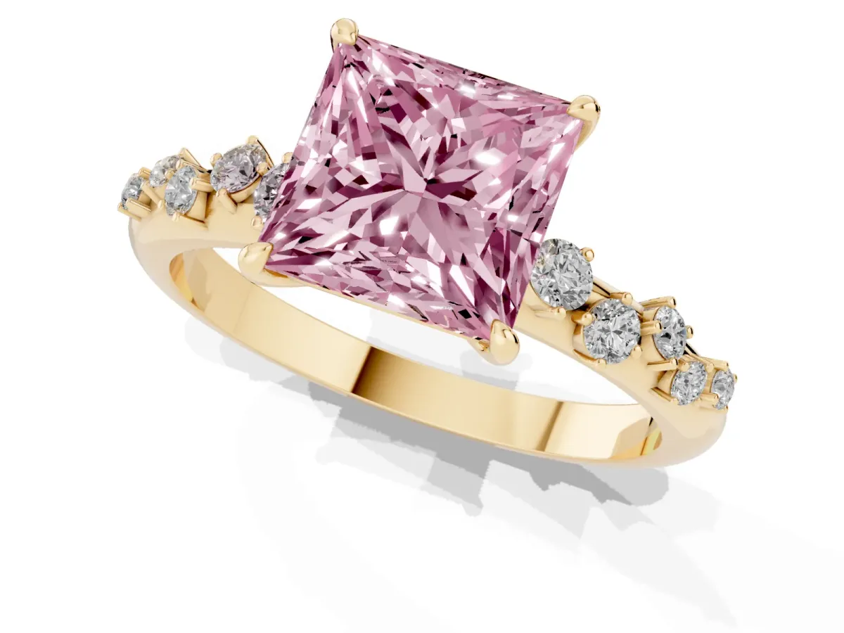 Fancy Pink Princess Cut Diamond Cluster Prong-Set Solitaire Ring Yellow gold