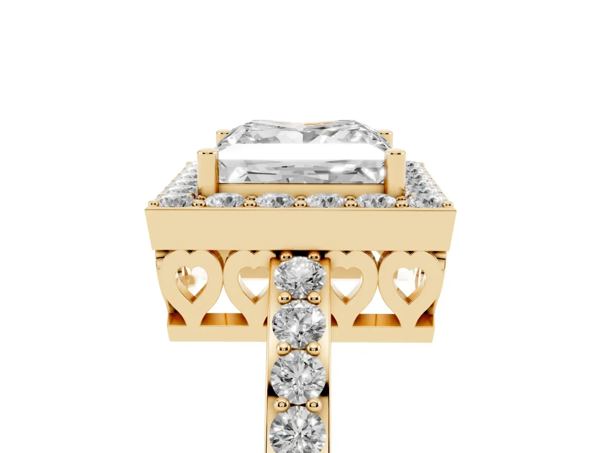 Princess Cut Halo Diamond Pavé Band Ring with Prong Setting Yellow gold