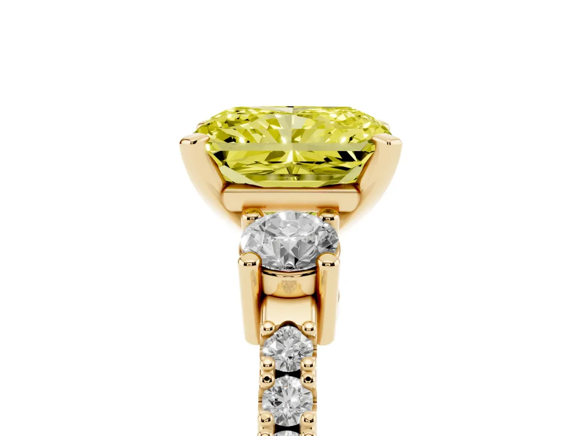 Fancy Yellow Radiant Cut Three-Stone Diamond Pavé Band with Prong Setting Yellow gold