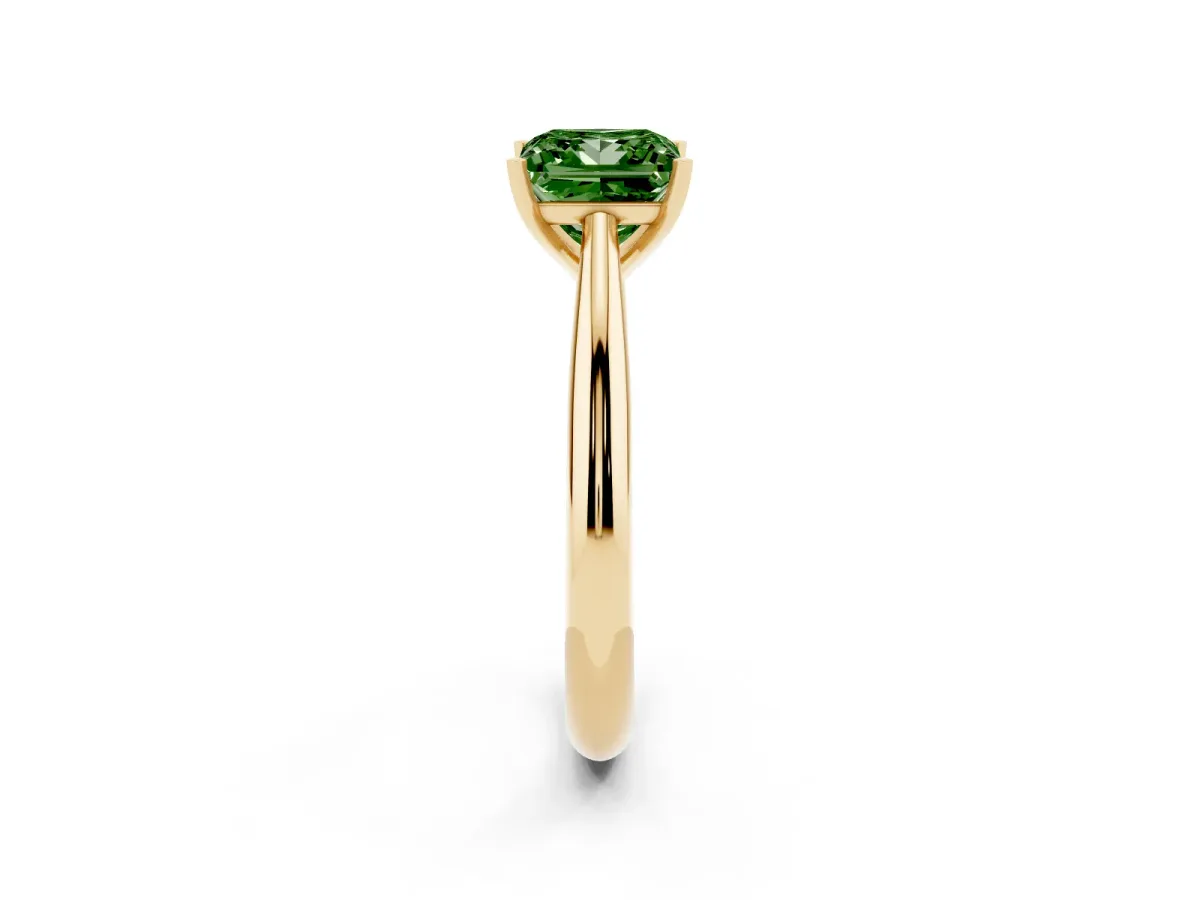 Fancy Green Princess Cut Diamond Solitaire Engagement Ring with Cathedral Setting and Four-Prong Mount Yellow gold