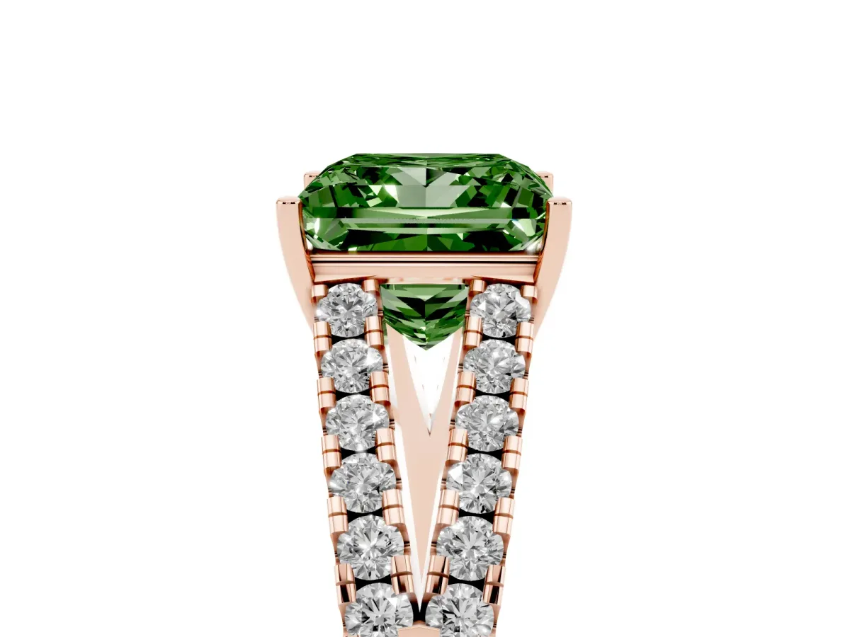 Fancy Green Princess Cut Diamond Split Shank Pavé Engagement Ring with Four-Prong Setting Rose gold