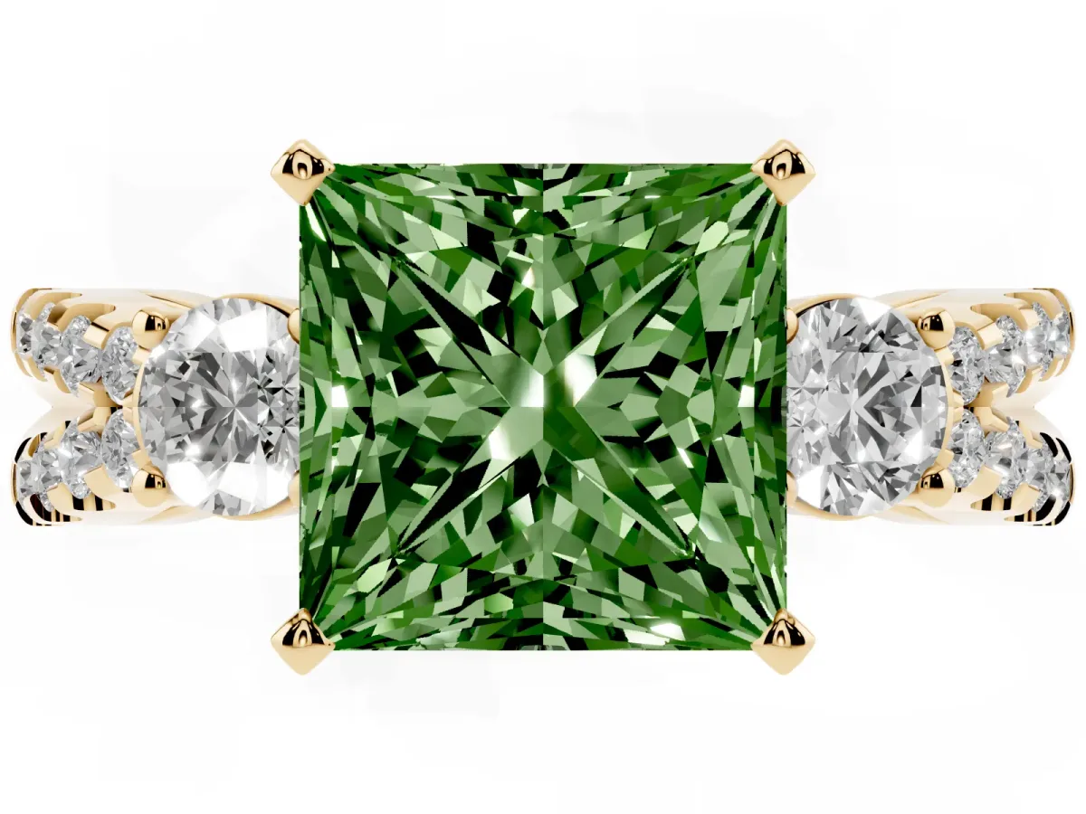 Fancy Green Princess Cut Diamond Three-Stone Ring with Pavé Split Shank and Four-Prong Setting Yellow gold