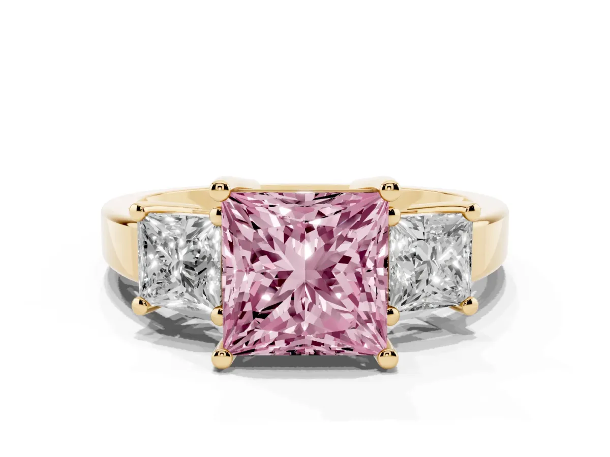 Fancy Pink Three-Stone Princess Cut Cut Solitaire Ring with Prong Setting Yellow gold