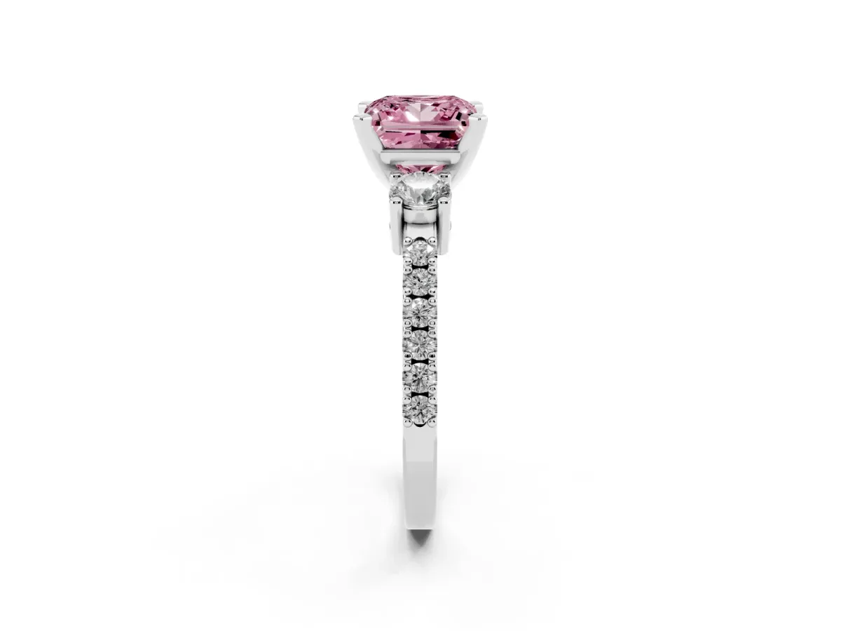 Fancy Pink Princess Cut Three-Stone Diamond Pavé Band with Prong Setting White gold