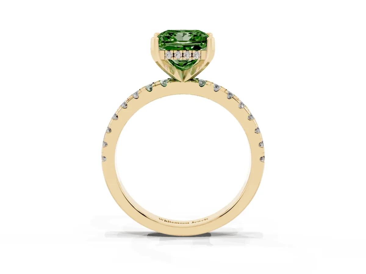 Fancy Green Princess Cut Diamond Solitaire Ring with Round Pavé Band and Four-Prong Setting Yellow gold