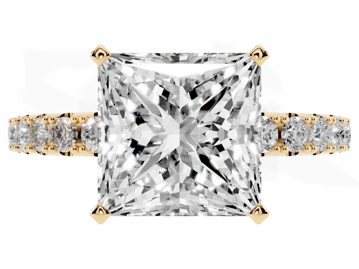 Princess Cut Diamond Solitaire Pavé Band with Four-Prong Setting Yellow gold