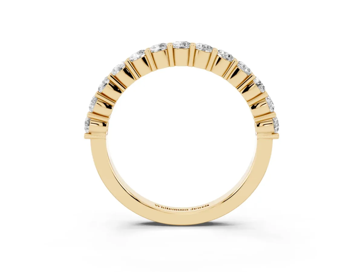 Alternating Round Diamond Promise Ring with Round Diamond Accents Yellow gold