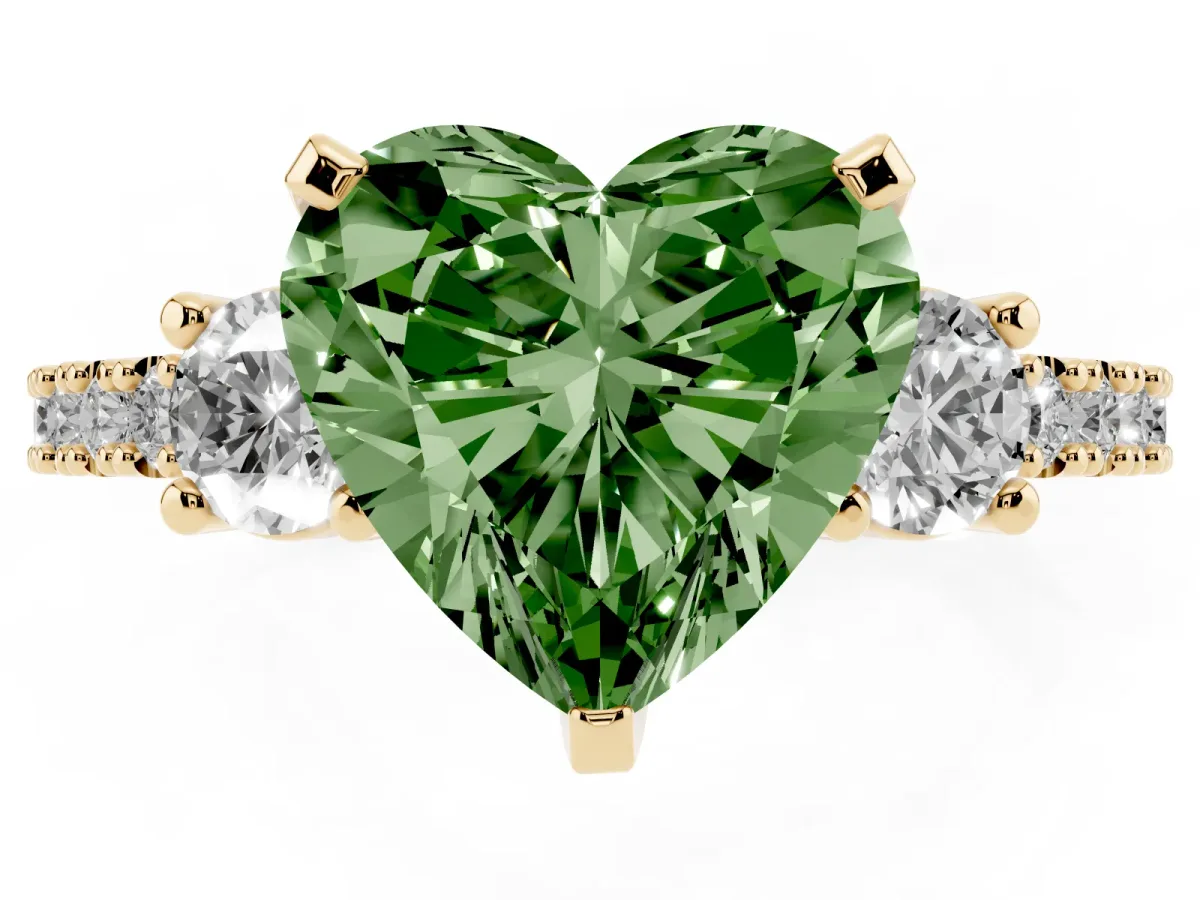 Fancy Green Heart Cut Three-Stone Diamond Pavé Band with Prong Setting Yellow gold