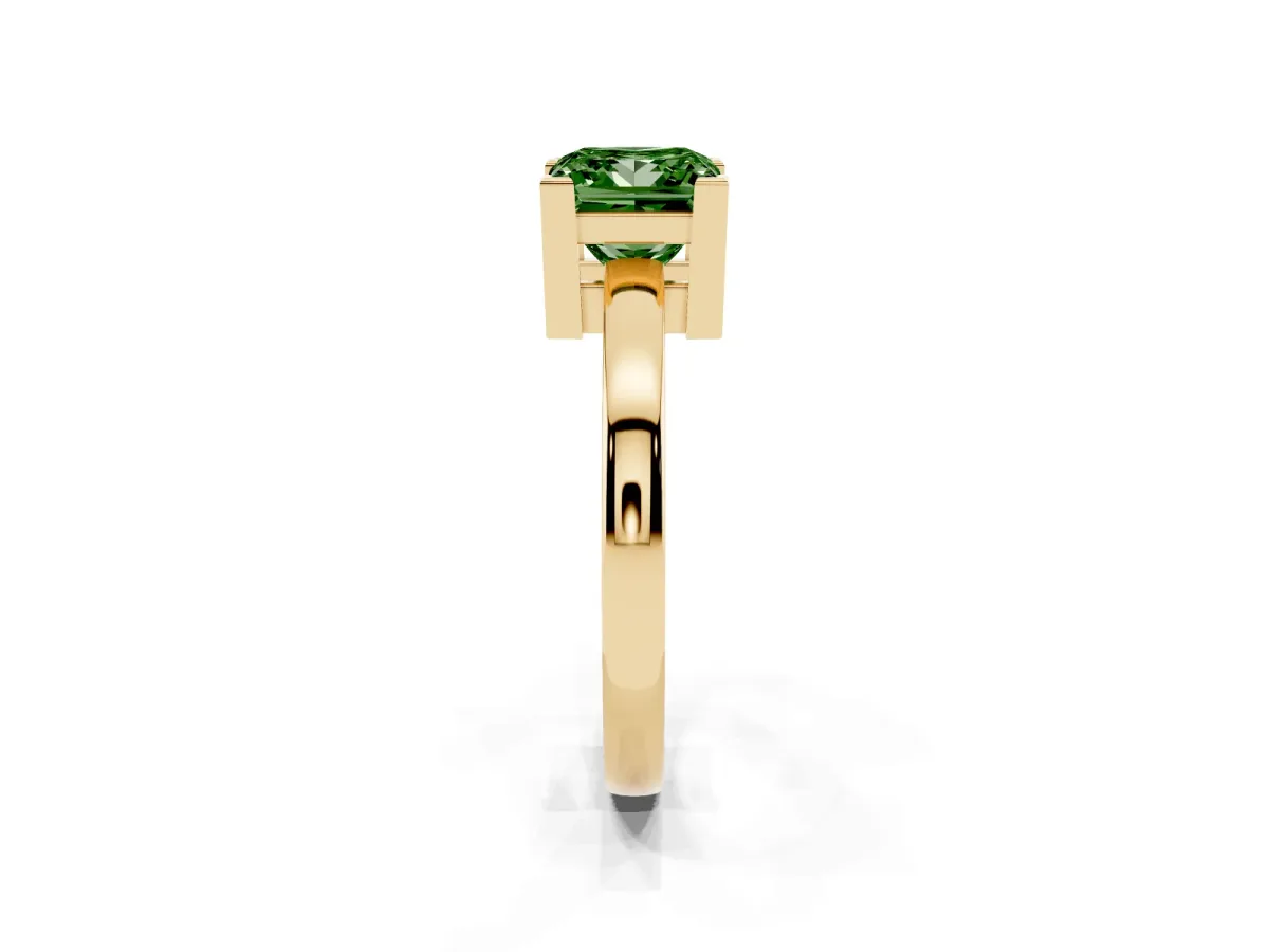 Fancy Green Princess Cut Cut Solitaire Ring with Four-Prong Setting and Classic Band Yellow gold