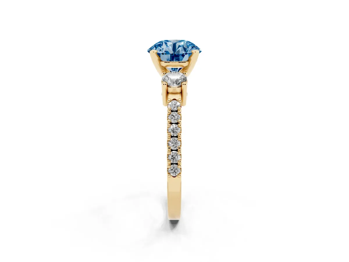 Fancy Blue Round Cut Three-Stone Diamond Pavé Band with Prong Setting Yellow gold