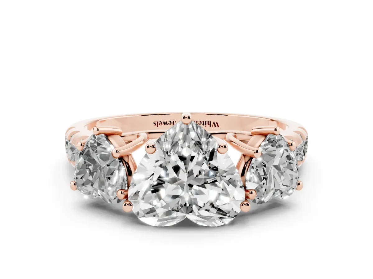 Three-Stone Heart Cut Diamond Pavé Band with Prong Setting Rose gold