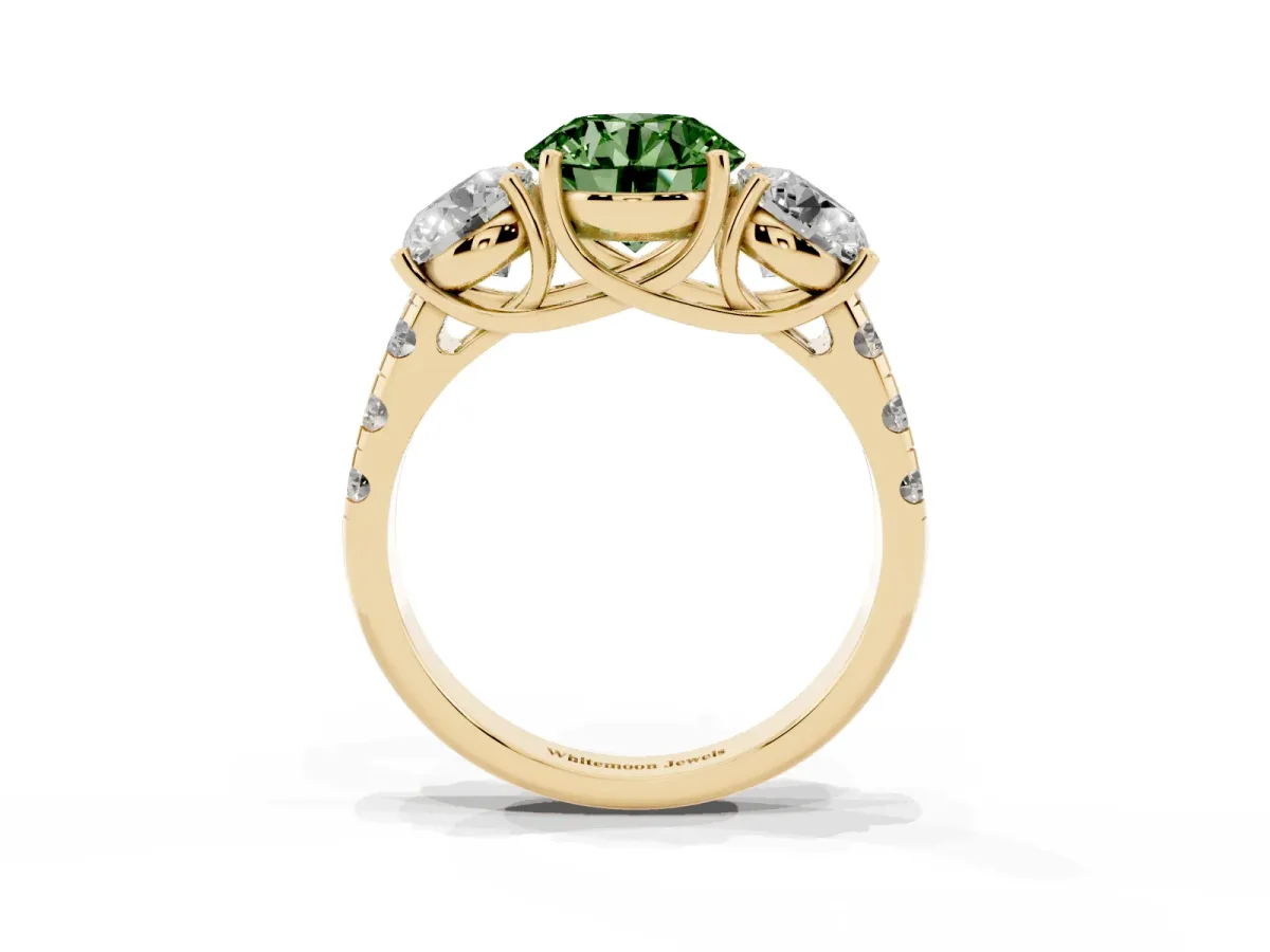 Fancy Green Three-Stone Round Cut Diamond Pavé Band with Prong Setting Yellow gold