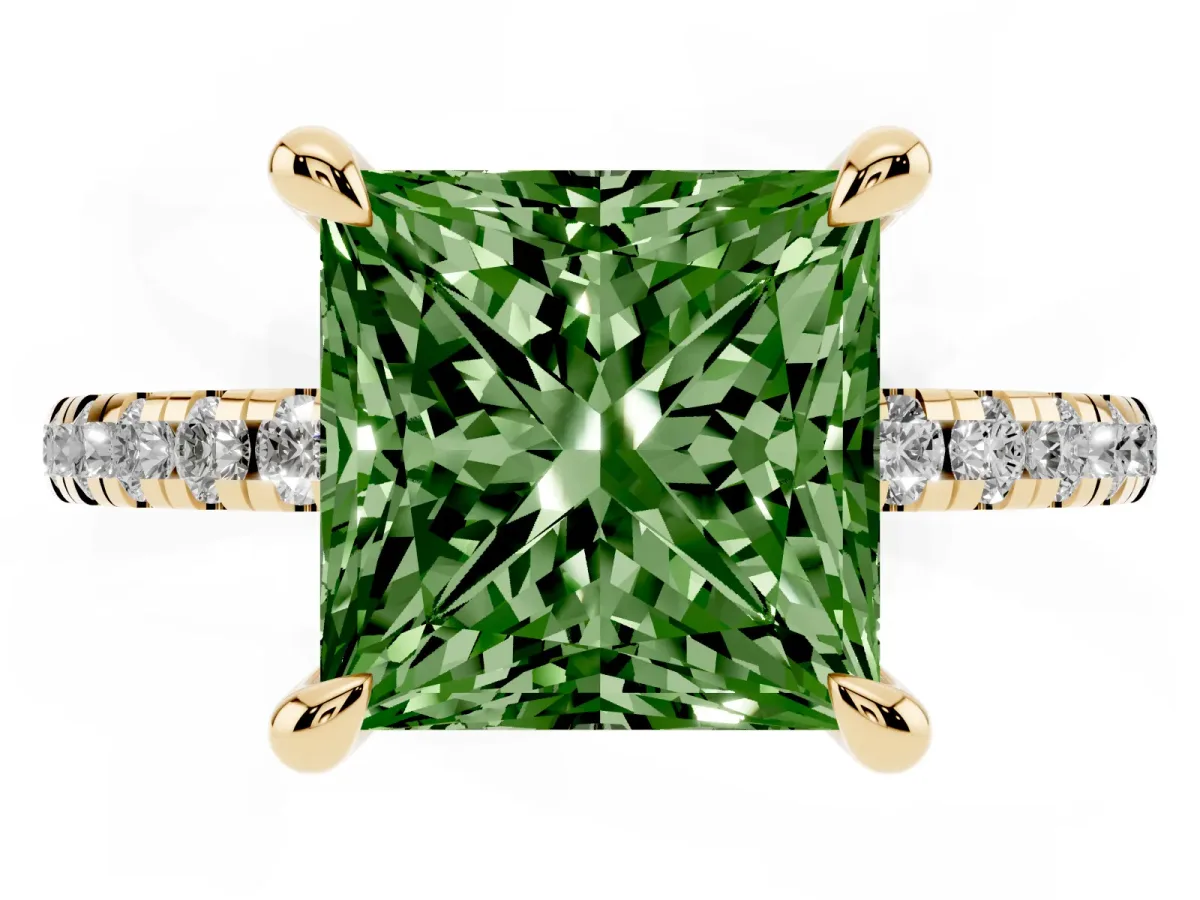 Fancy Green Princess Cut Diamond Brilliant Solitaire Ring with Pavé Band and Four-Prong Setting Yellow gold