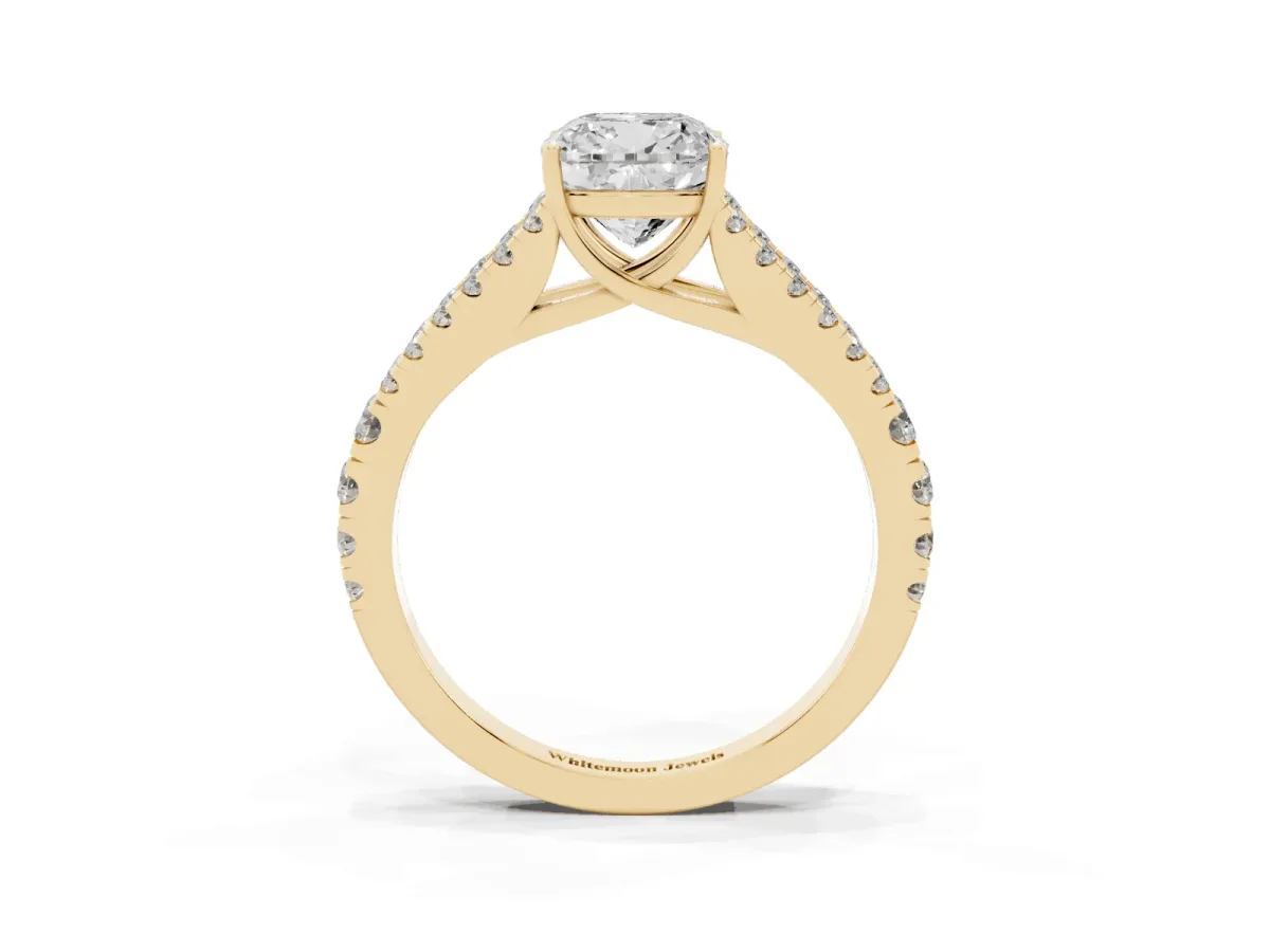 Cushion Cut Diamond Split Shank Pavé Engagement Ring with Four-Prong Setting Yellow gold