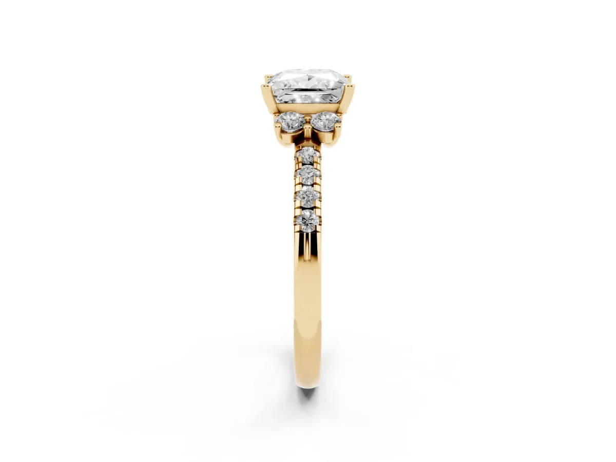 Princess Cut Diamond Three-Stone Pave Band with Four-Prong Setting Yellow gold