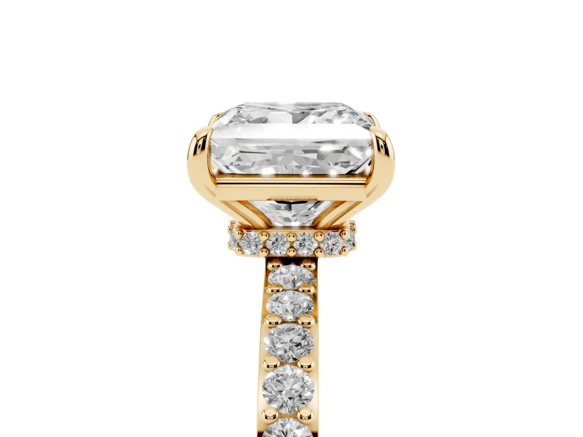 Princess Cut Diamond Solitaire Engagement Ring with Pavé Band and Four-Prong Setting Yellow gold