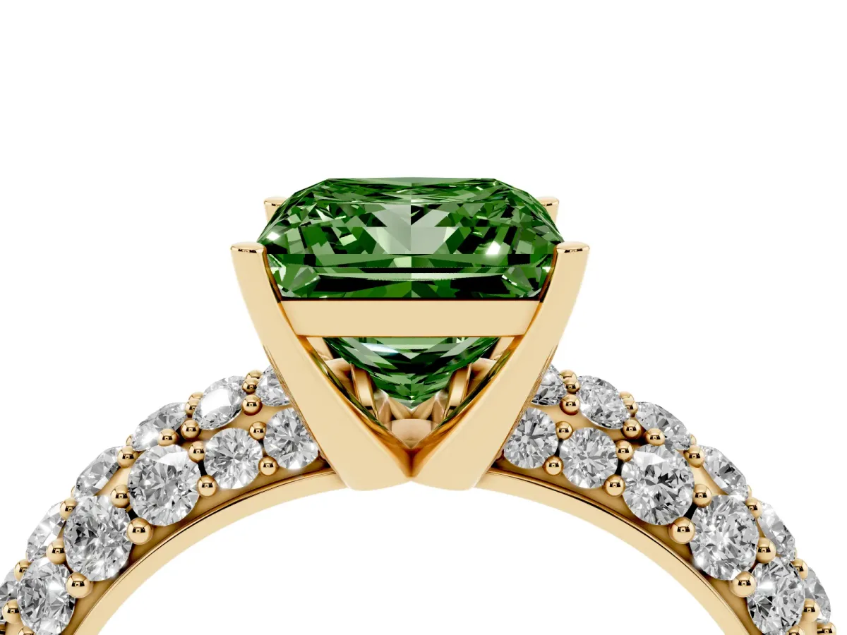 Fancy Green Princess Cut Diamond Pavé Band Solitaire Ring with Four-Prong Setting Yellow gold