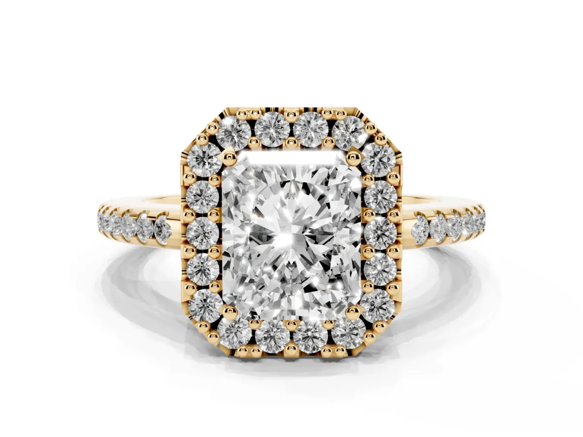 Radiant Cut Diamond Pavé Halo Ring with Four-Prong Setting Yellow gold