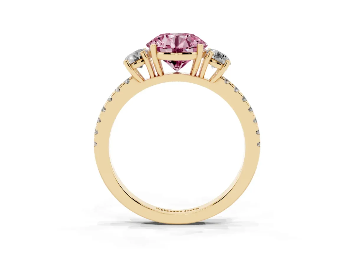 Fancy Pink Three-Stone Round Cut Cut Diamond Pavé Band with Prong Setting Yellow gold