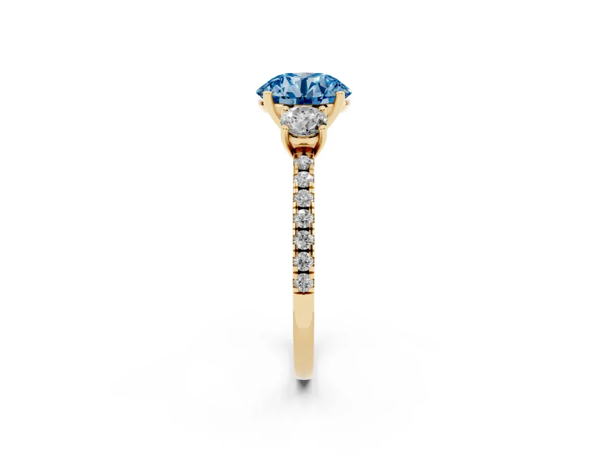 Fancy Blue Three-Stone Round Cut Cut Diamond Pavé Band with Prong Setting Yellow gold