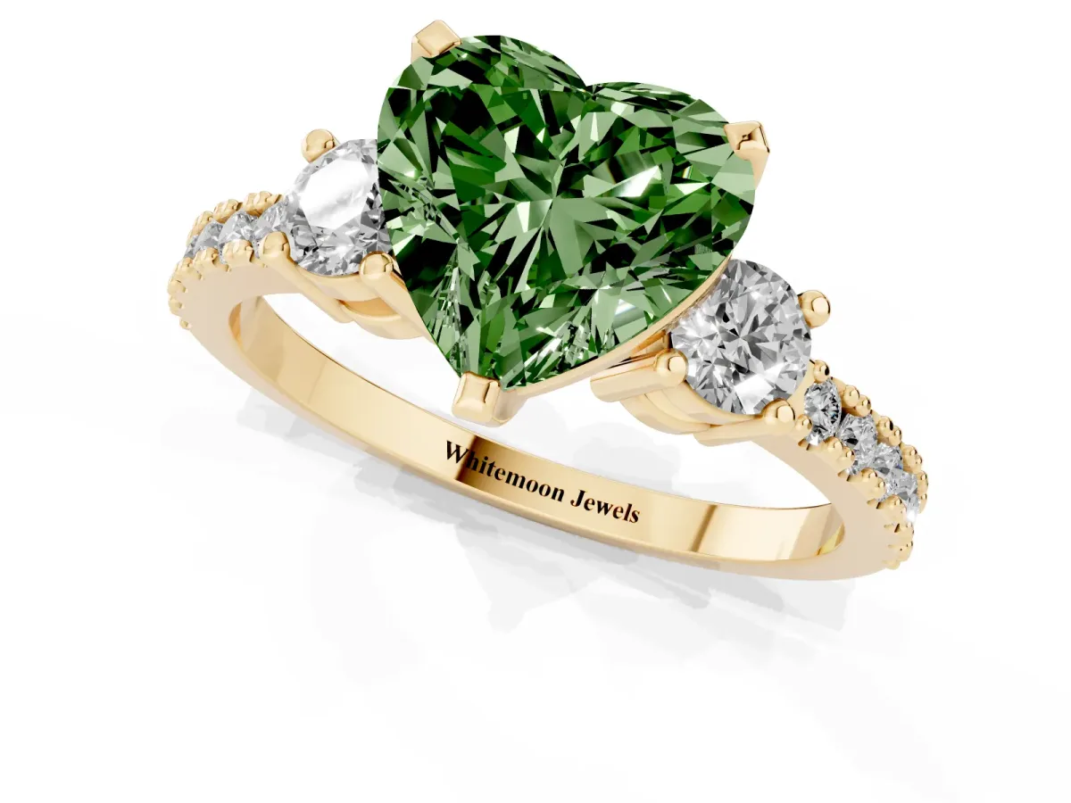 Fancy Green Heart Cut Three-Stone Diamond Pavé Band with Prong Setting Yellow gold