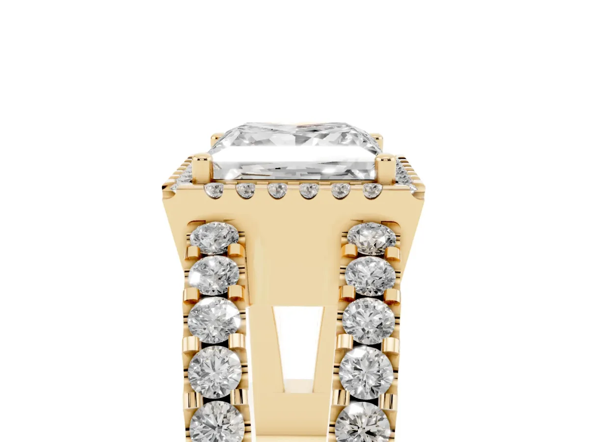 Princess Cut Cut Halo Split Shank Diamond Ring with Four-Prong Setting Yellow gold