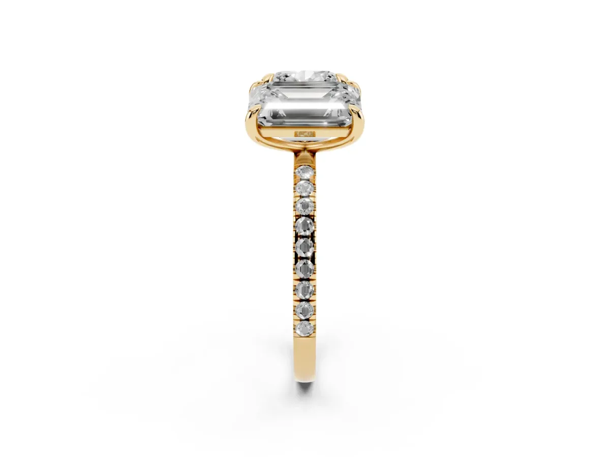 Cushion and Emerald Toi Moi Ring with Prong Setting and Pave Band Yellow gold