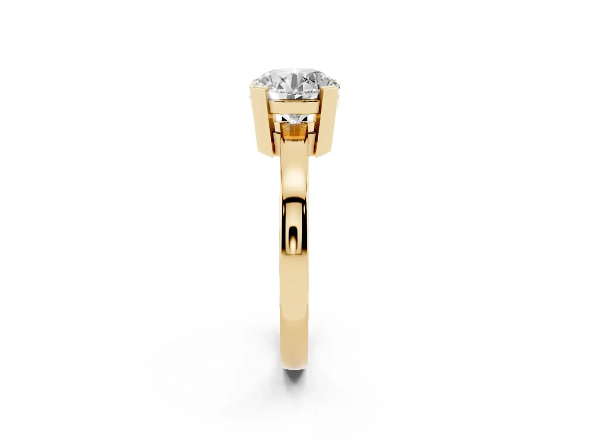 Round Cut Cut Solitaire Ring with Four-Prong Setting and Classic Band Yellow gold