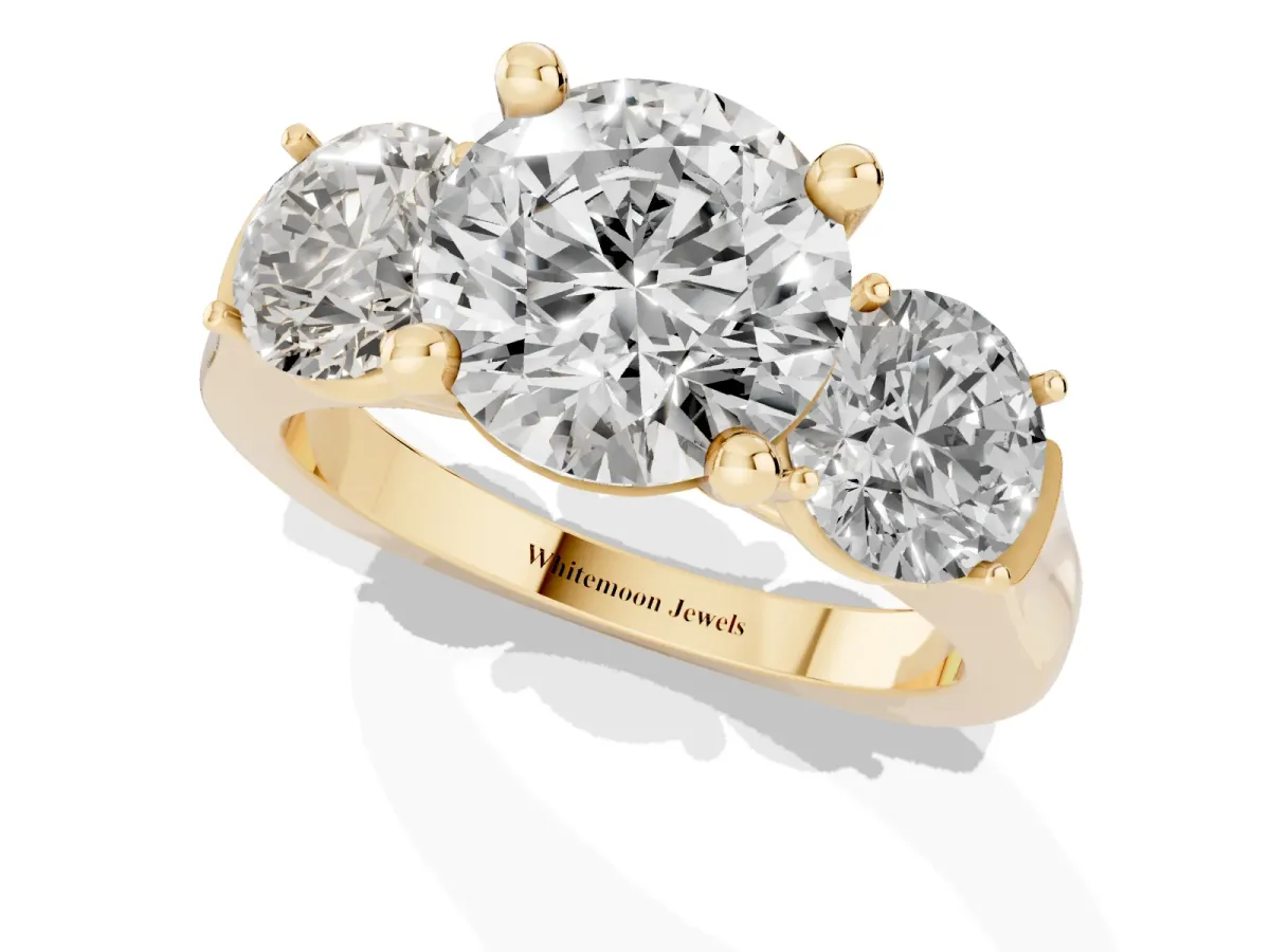 Three-Stone Round Cut Brilliant Diamond Trellis Ring with Comfort Fit Band Yellow gold