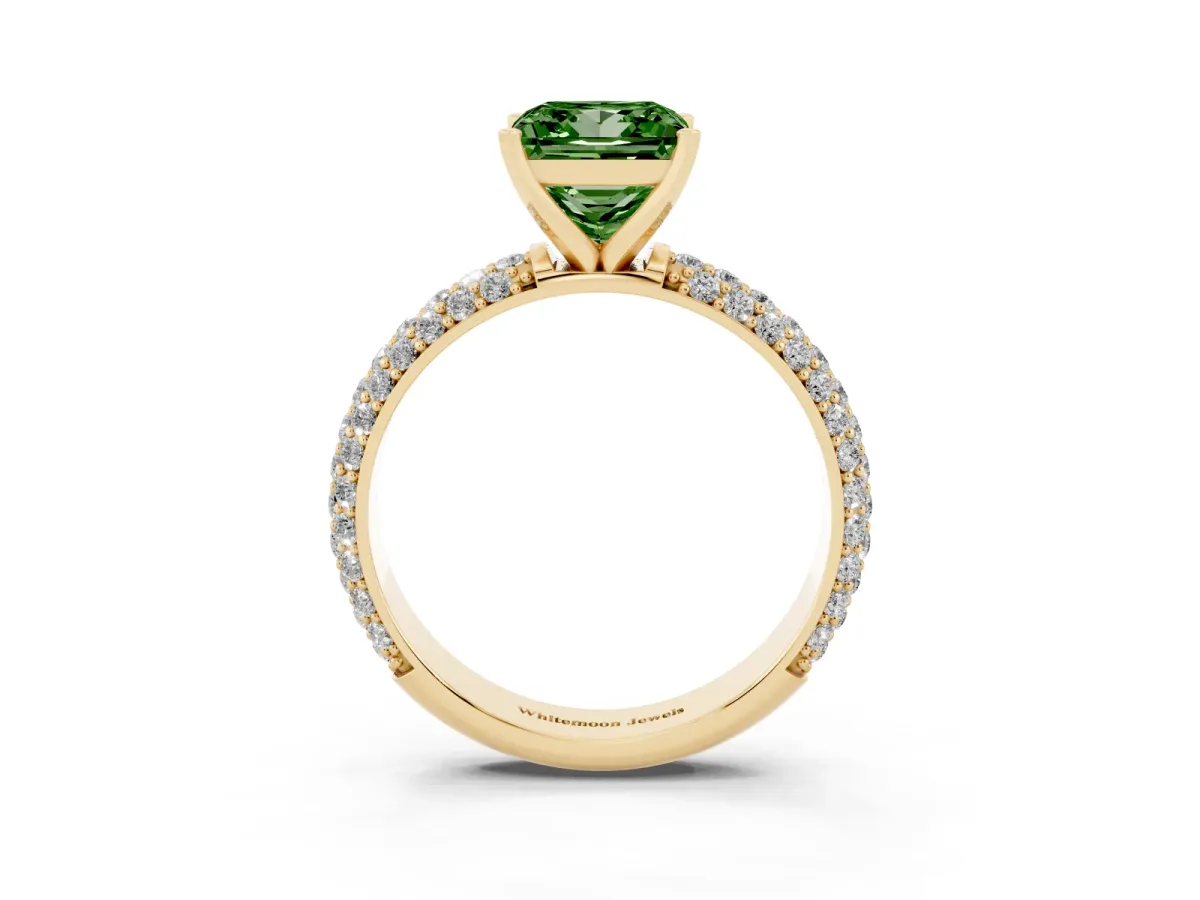 Fancy Green Princess Cut Diamond Solitaire Ring with Prong Setting and Pavé Band Yellow gold