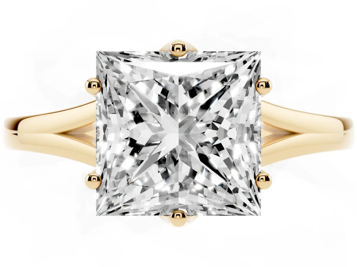 Princess Cut Solitaire Diamond Ring with Six-Prong Setting and Tapered Band Yellow gold