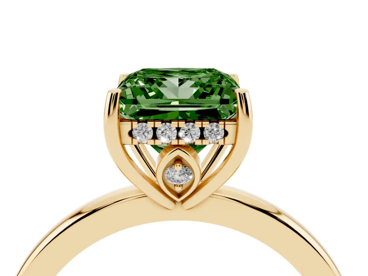 Fancy Green Princess Cut Solitaire Diamond Ring with Prong Setting and Plain Band Yellow gold