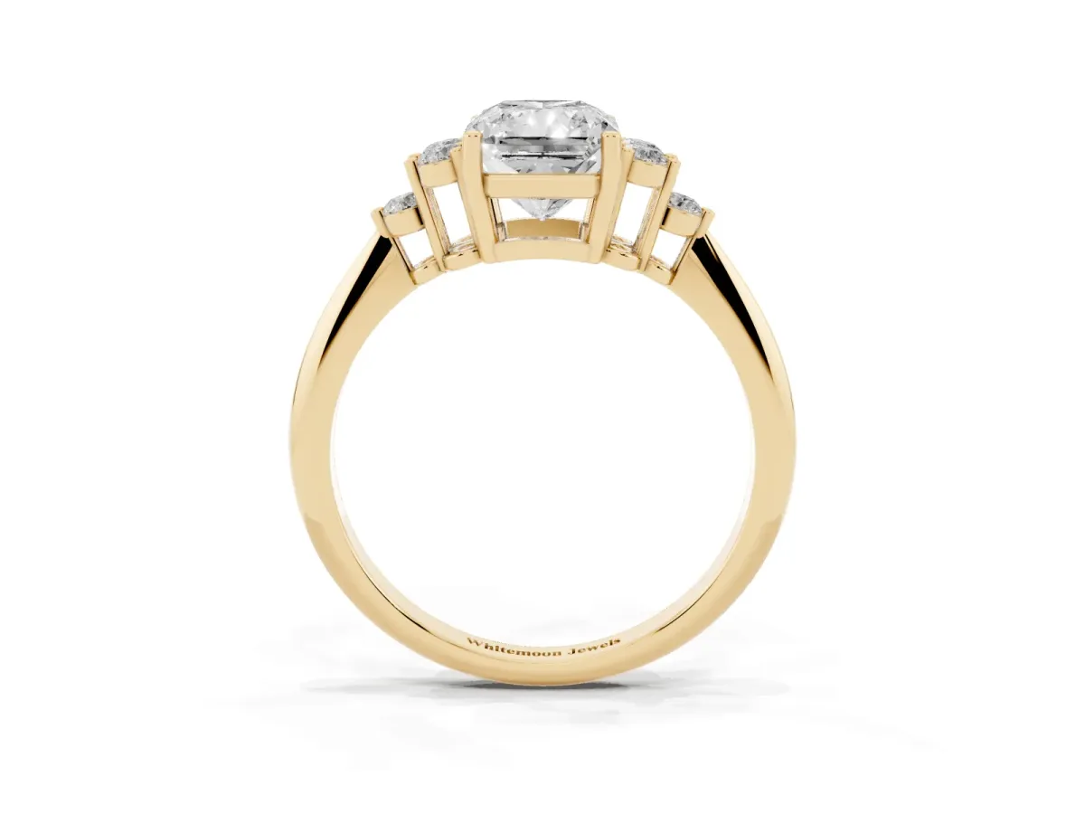 Radiant Cut Cut Diamond Cluster Ring with Solitaire Band and Four-Prong Setting Yellow gold