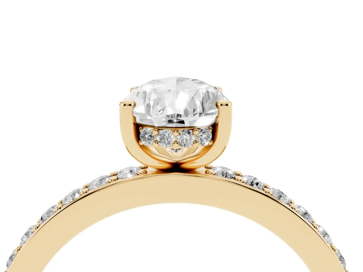 Pear Cut Cut Diamond Pavé Band Ring with Four-Prong Setting Yellow gold
