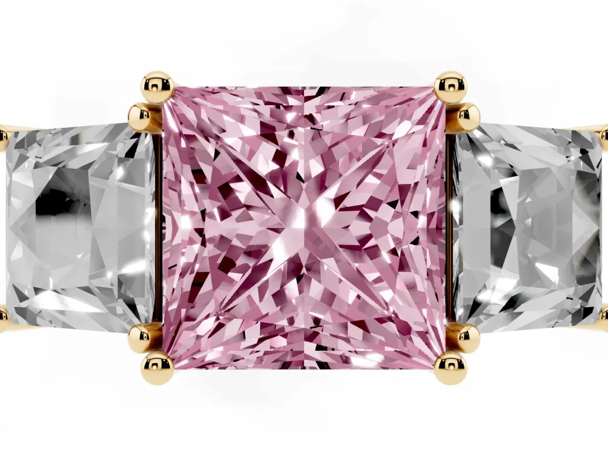 Fancy Pink Three-Stone Princess Cut Diamond Pavé Band with Prong Setting Yellow gold