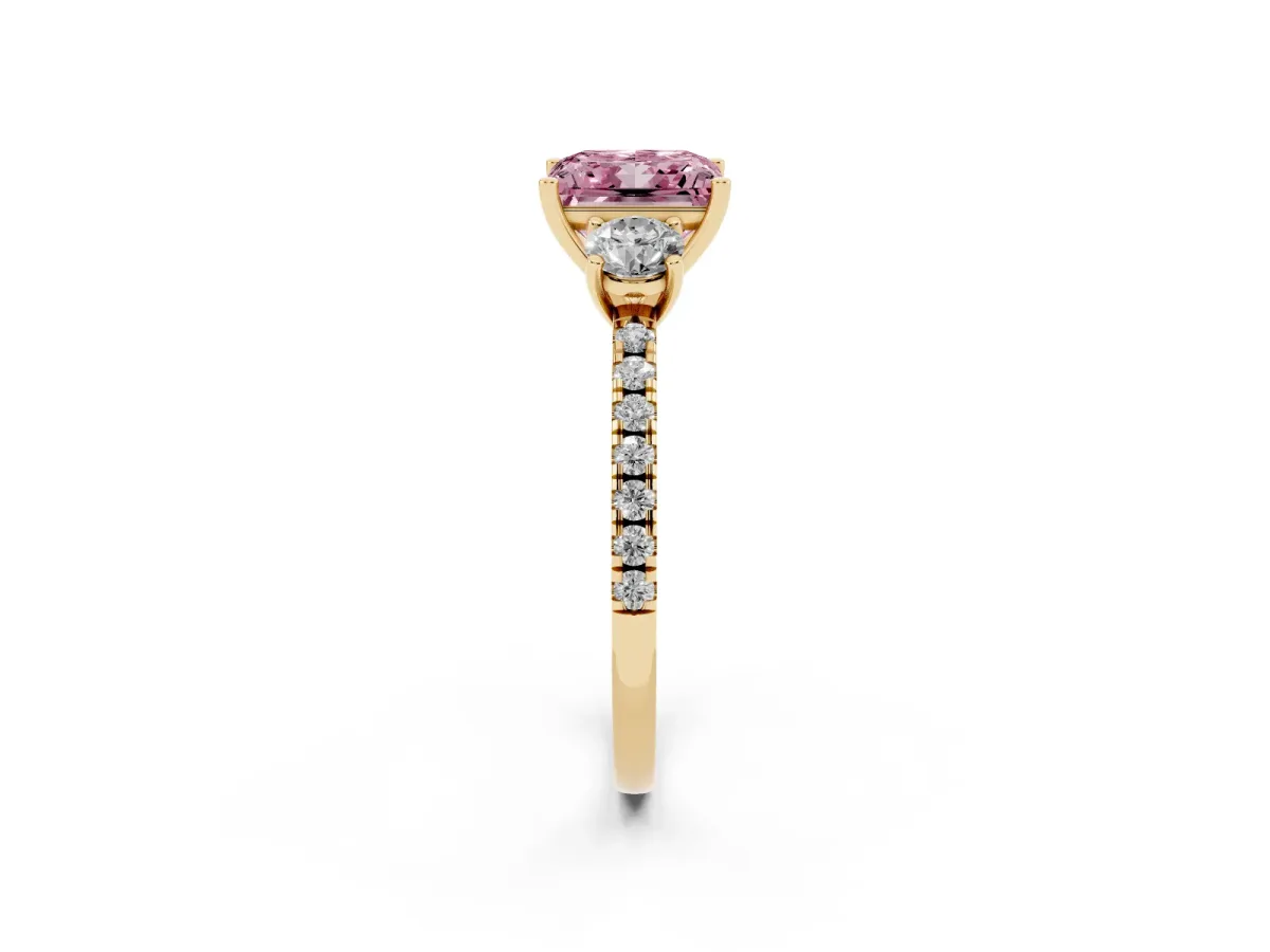 Fancy Pink Three-Stone Princess Cut Cut Diamond Pavé Band with Prong Setting Yellow gold