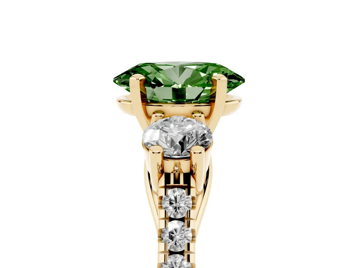 Fancy Green Three-Stone Oval Cut Diamond Pavé Band with Four-Prong Setting Yellow gold
